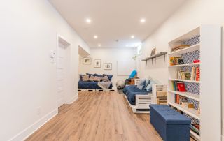 Cozy basement guest suite with bathroom and kitchenette in Montreal